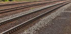 冬天鐵路維護工作者